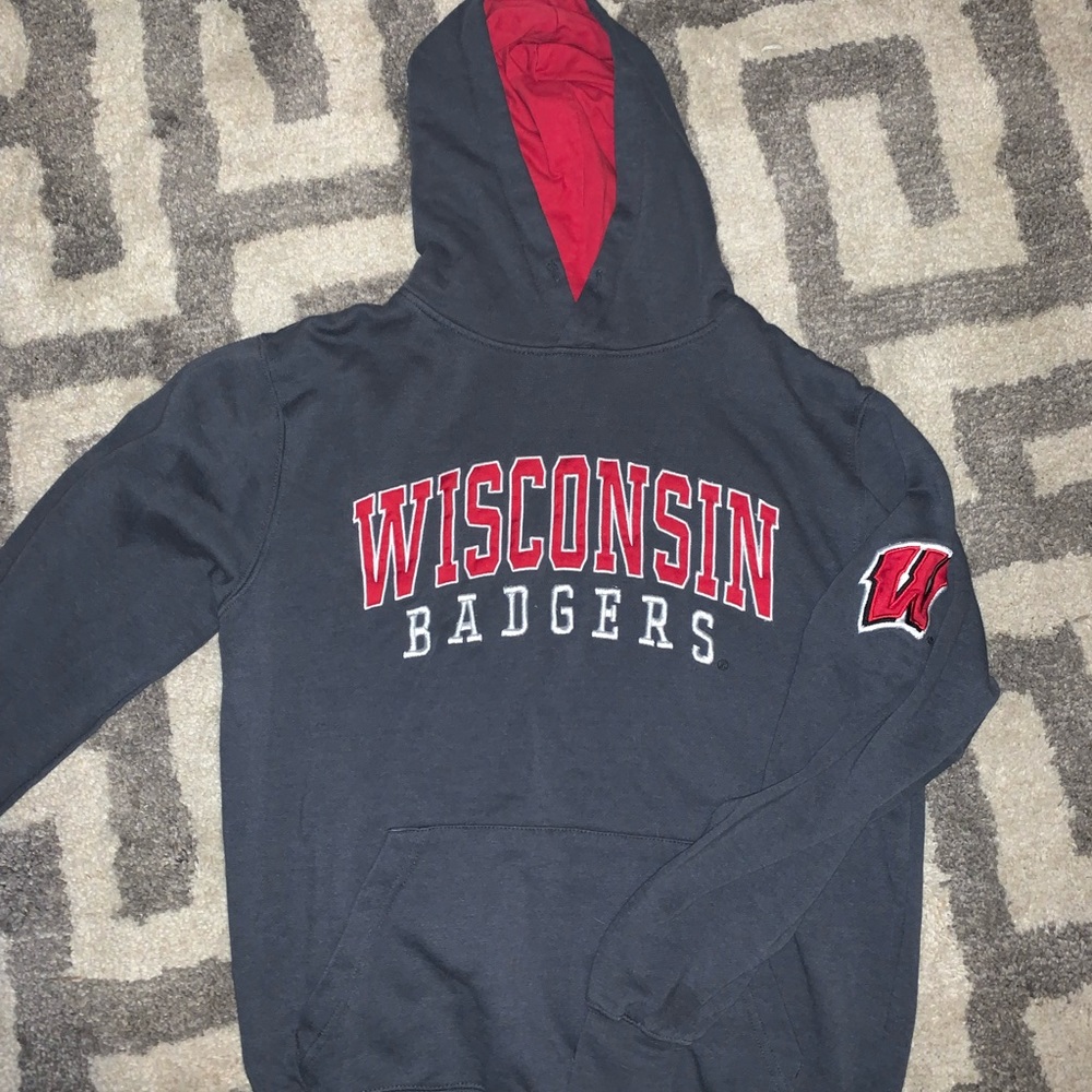 wisconsin badgers sweatshirt